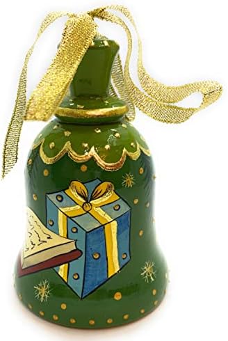 Висење на новогодишно орево -орево -орев, украсен украс, врежан и насликан од руски занаетчии од Санкт Петербург. Декор за домашни