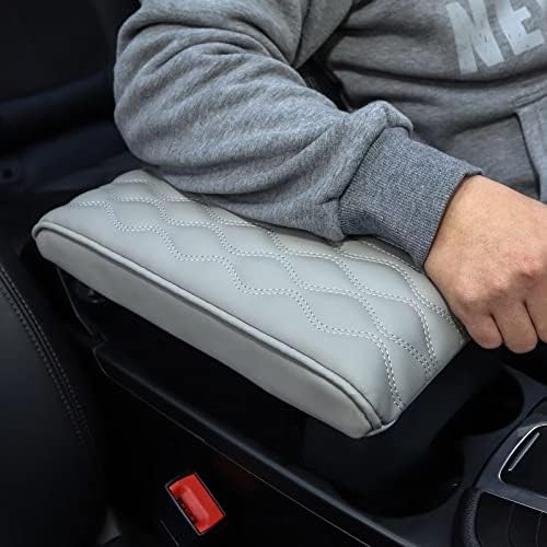 Qzhiren Car Center Console Cover-Crest Box Mat, меморија од пена од кожна рака за одмор на автомобил, перница за одмор на рака за SUV/камион/возило
