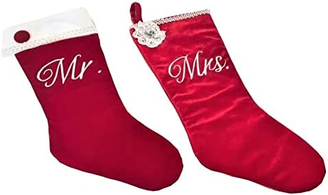 HL HOME RED MRS Stocking и г-дин Santa Shating Christmas Mantel Decoration должина од 19,5 'сет на должина од 2 бисерни рингони, мулти-боја