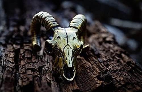 Череп на коза од парокад од коза - Паракорд монистра со нож во бронза