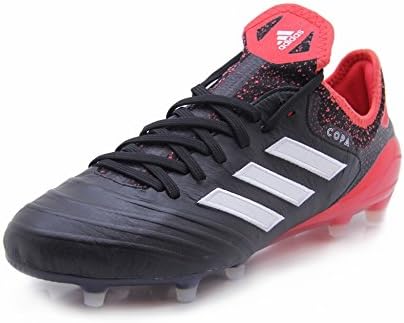 Машки фудбалски чизми на Адидас, 5 тесни во Велика Британија