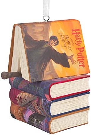 Белешка Хари Потер наредени книги со божиќен украс, разнобоен