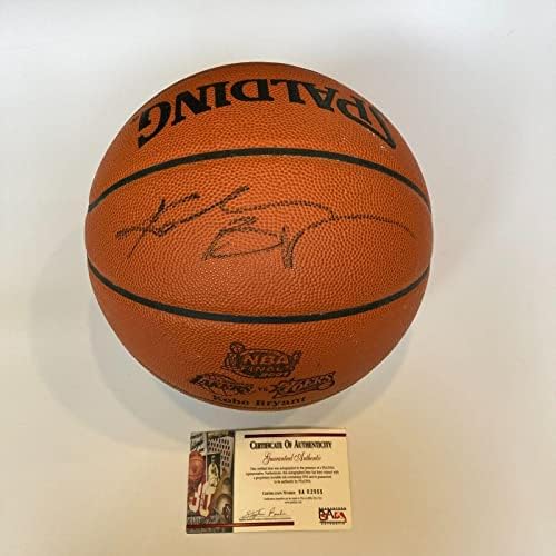 Коби Брајант го потпиша финалето во 2001 година Официјална игра Спалдинг игра кошарка ПСА ДНК Коа - Автограмирани кошарка