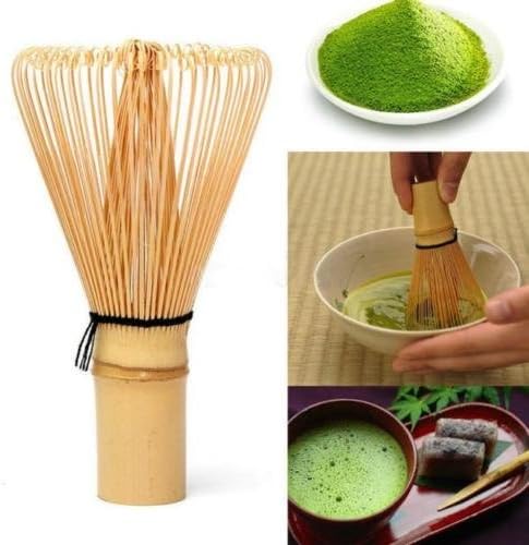 Ангели-бамбус јапонски прашок размахване зелен чај подготвувајќи четка за меч.