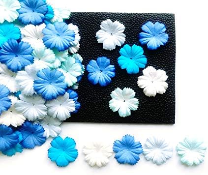 50 компјутери. Цвеќиња за хартија од каранфили 25 мм. Мешан тон сина ливче цвет, умирачки исечоци од црница, цветни занаети рачно