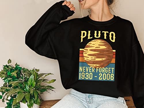 Плутон никогаш не заборавајте на просторот тематска ретро маица смешна џуџеста планета Плутон lубовник Плутон Никогаш не заборавајте