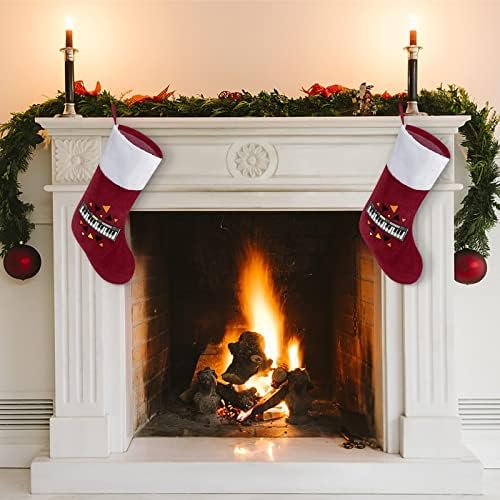 Музичка тастатура Божиќни чорапи порибување на Божиќни дрвја Санта украси што висат украси за одмор на камин 16,5 “