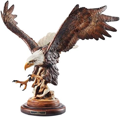Слобода на диви крилја - скулптура од орел од Стивен Хереро