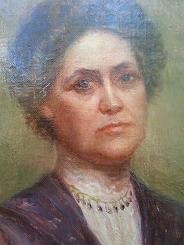 Портрет На Жена Во Виолетова боја