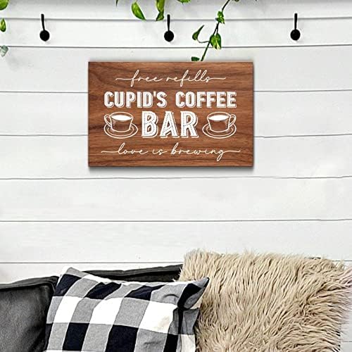 Бесплатни повторно полнење на кафе -бар на Cupid's Bar Love е подготовка на дрвени знаци Цитат за роденденски подарок за Денот на вineубените,