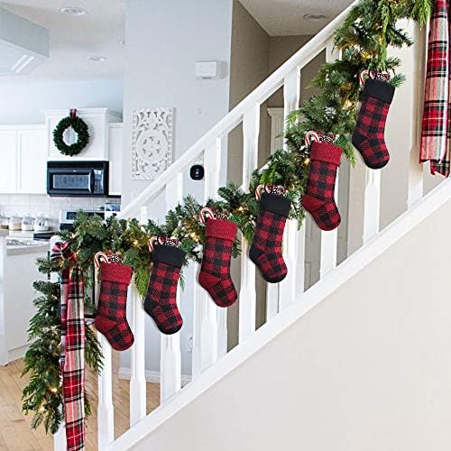 Лимбриџ плетени божиќни чорапи, 6 пакувања 9 инчи плетени Божиќни украси со шема на бивол, за декор на сезоната на семејни празници, црвена и црна боја