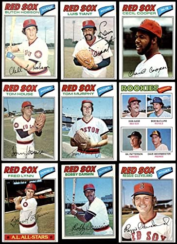 1977 Топс Бостон Ред Сокс во близина на екипата сет Бостон Ред Сокс ВГ/Екс Ред Сокс