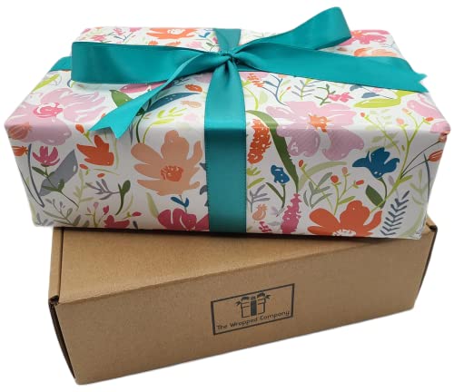 Завиткана Компанија - Кутија За Подароци Пакет За Нега На Труд За Бременост – Рака Завиткана Со Хартија За Завиткување И Лента –