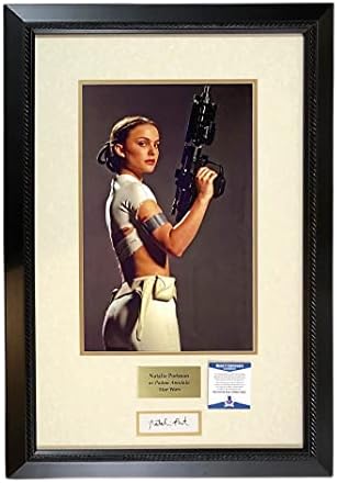 Натали Портман автограмирана со потпишана страница со потпишана книга Фото Падме Амидаја Војна на Starвездите врамени Бекет Сертифициран