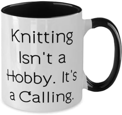 Убаво Плетење, Плетењето не е Хоби. Тоа Е Повик, Празник Двобојна 11оз Кригла за Плетење