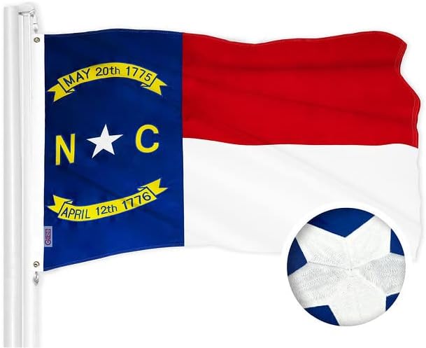 Г128 државно знаме на Северна Каролина | 3x5 ft | Серија TagleWeave Везени 300D полиестер | Везен дизајн, затворен/отворен, месинг гром