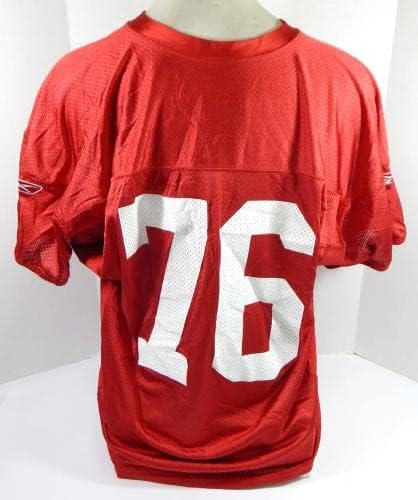 2011 година во Сан Франциско 49ерс Ентони Дејвис #76 Игра користеше црвена практика Jerseyерси XXL 7 - Непотпишана игра во НФЛ користени дресови