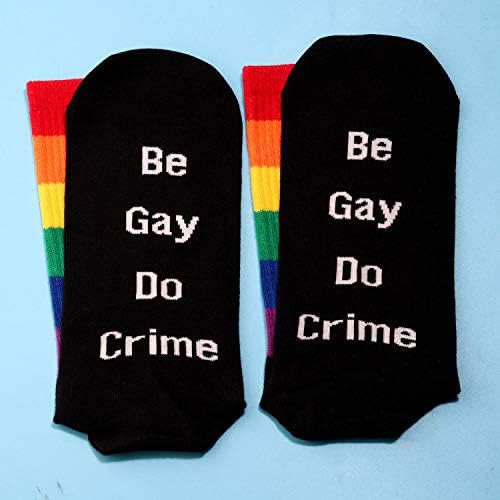 Jxgzso 2 пара геј гордост виножито чорапи ЛГБТК Гордо знаме да биде геј направи криминал виножито чорапи гордост подароци лезбејска гордост