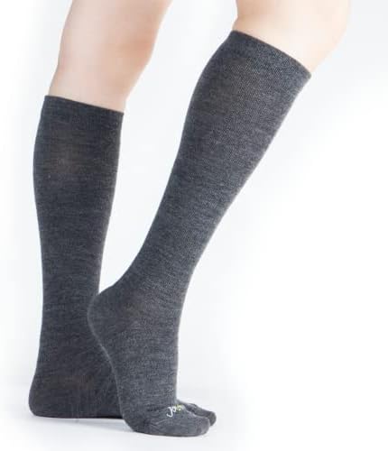 Чорапи за компресија на мерино волна од Javie лесна волна дипломираа 15-20ммхг колено високи чорапи за жени и мажи кои трчаат