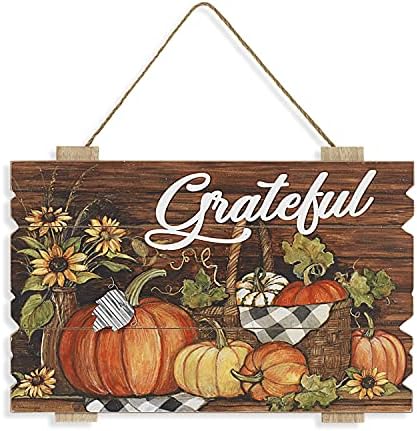 Еден празник начин дрвен благодарен пад тиква знак со брановиден метален лист - рустикална есен, жетва, Денот на благодарноста на влезната