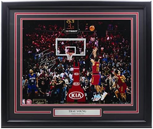 Трај Јанг потпиша врамена Атланта Хоукс 16х20 кошарка 3 топка Фото Фо Панини - Автограмирана НБА фотографии